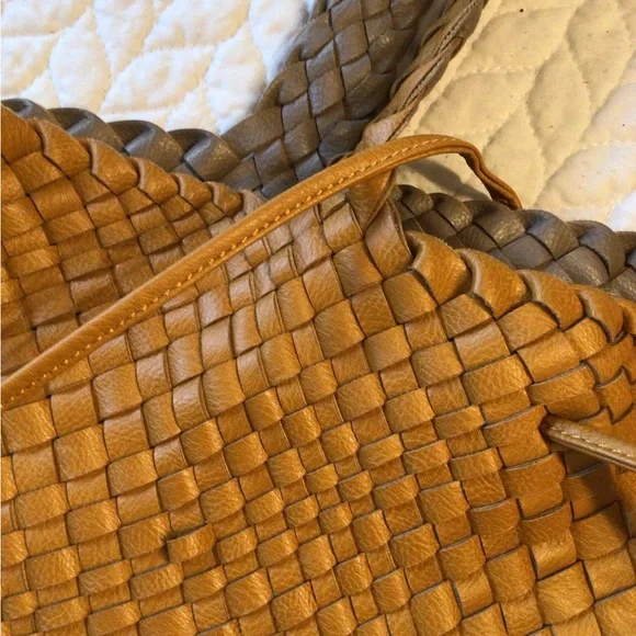 Woven Tan Tote Bag - Picture 9 of 10